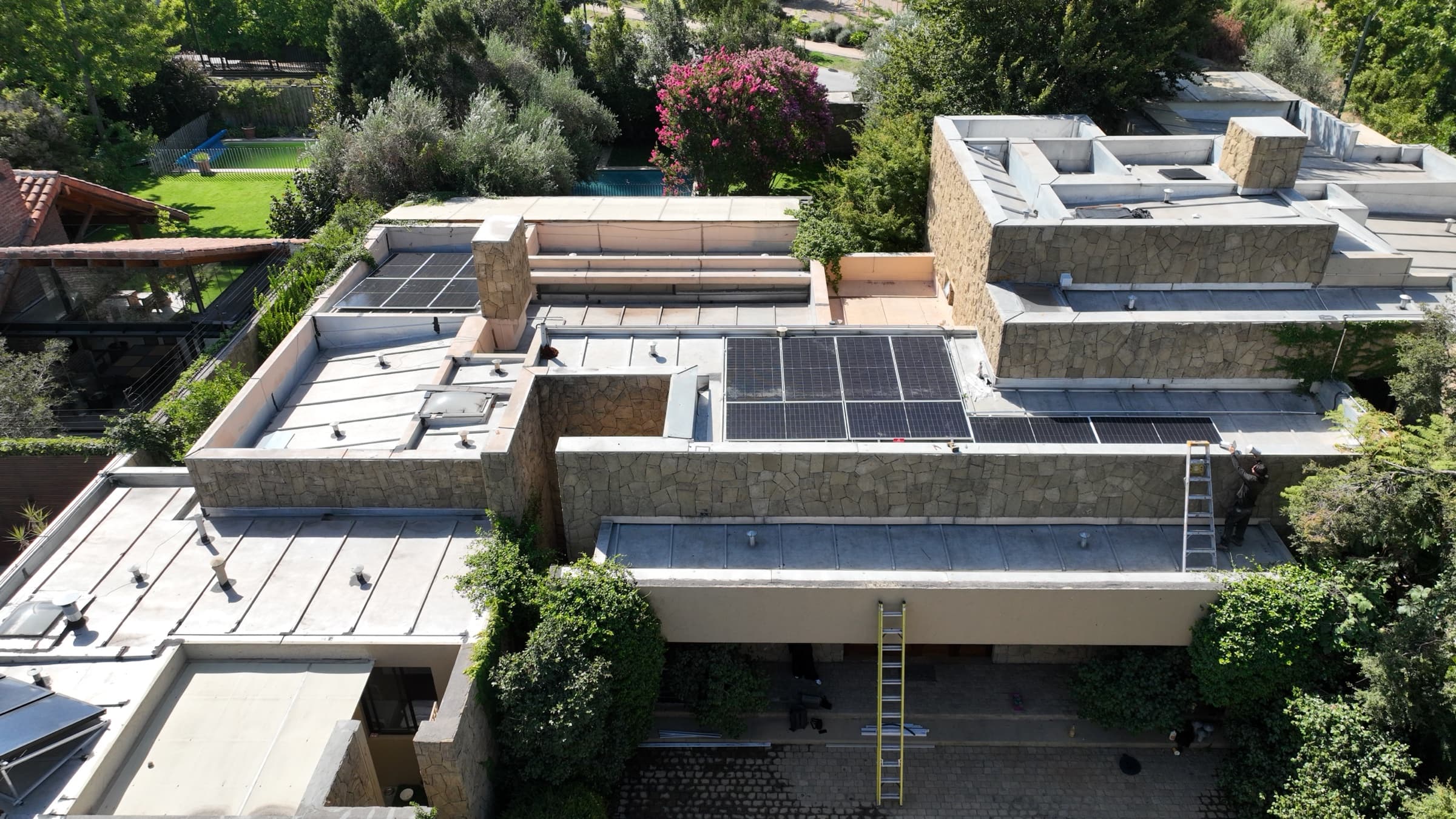 Instalación solar en Lo Barnechea, RM
